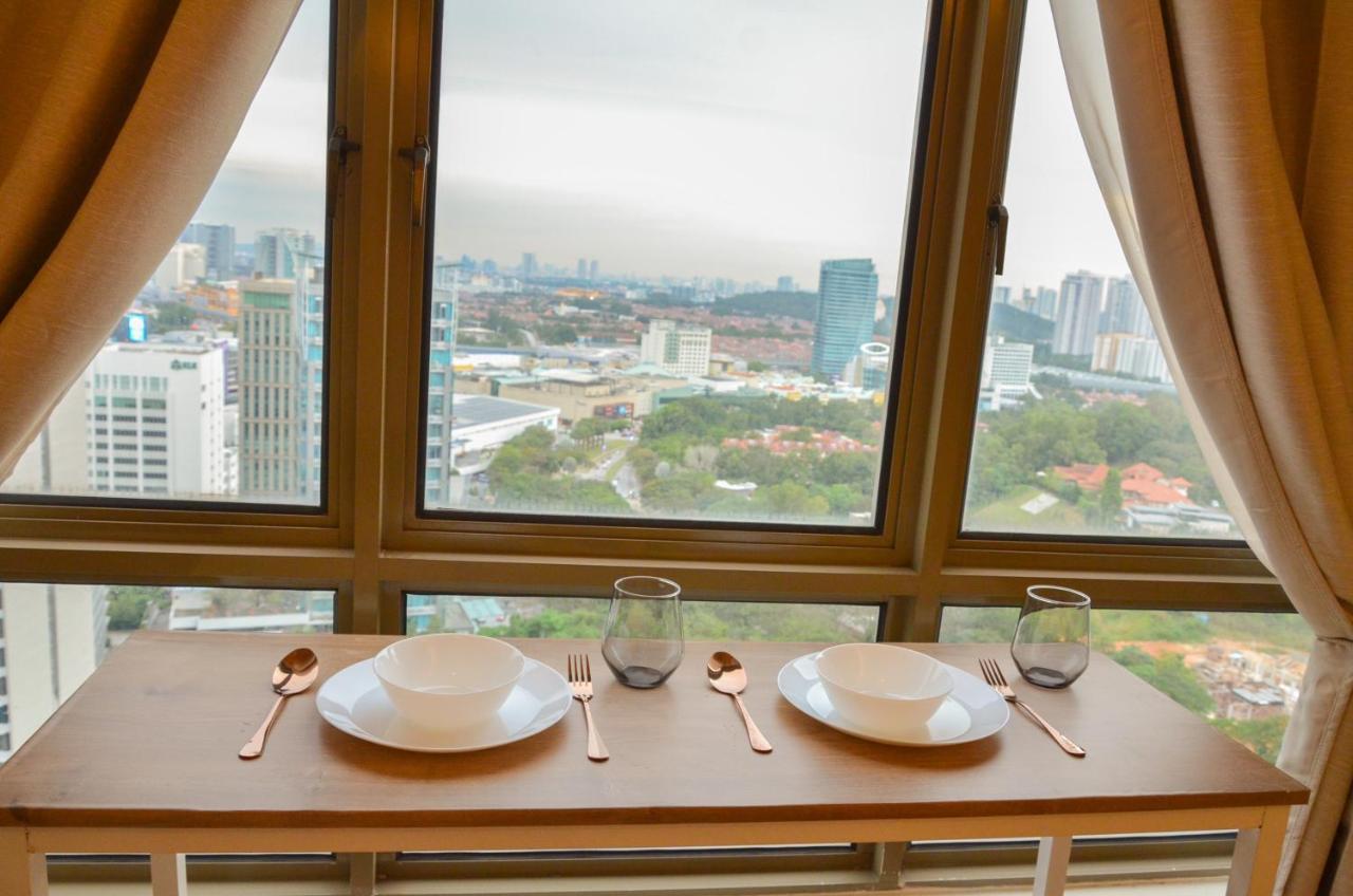 Kl Art Nouveau Suite, Mrt, Free Parking, Self Check In * Petaling Jaya