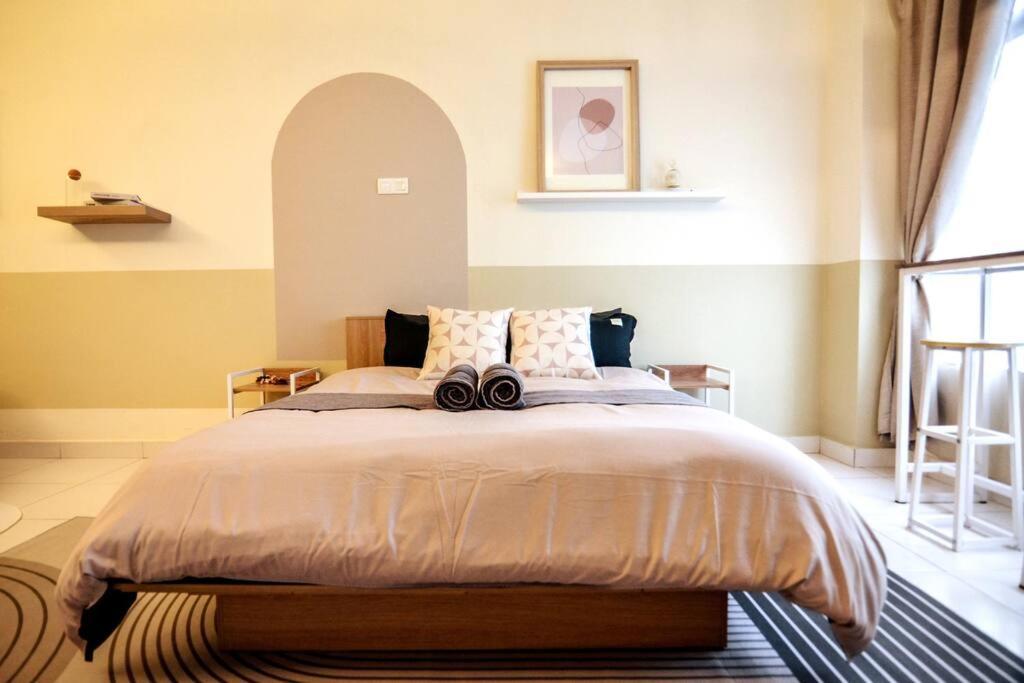 Kl Art Nouveau Suite, Mrt, Free Parking, Self Check In Petaling Jaya